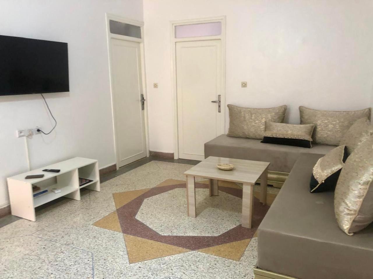 Karaz Homestay Grand Appartement Avec Rooftop Monte Arrouit ภายนอก รูปภาพ