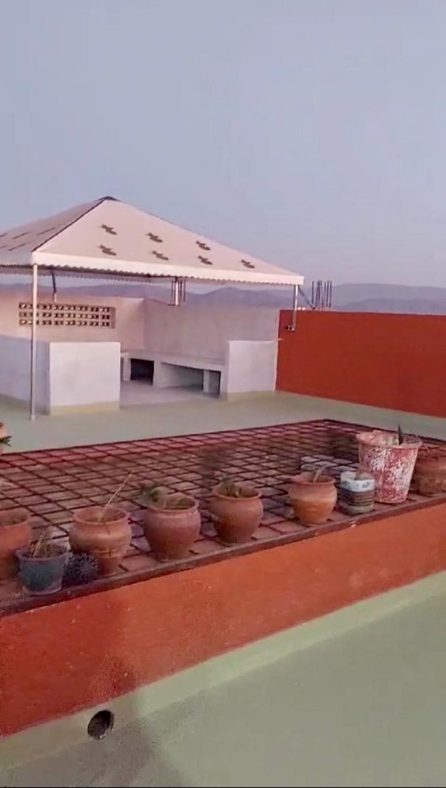 Karaz Homestay Grand Appartement Avec Rooftop Monte Arrouit ภายนอก รูปภาพ