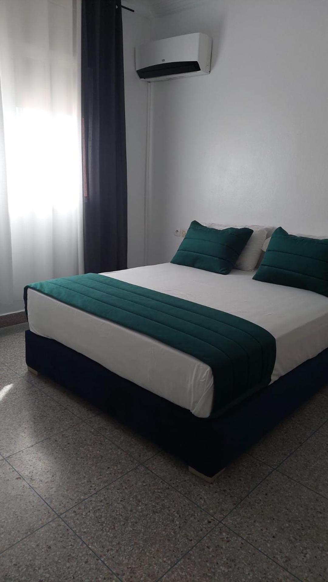 Karaz Homestay Grand Appartement Avec Rooftop Monte Arrouit ภายนอก รูปภาพ